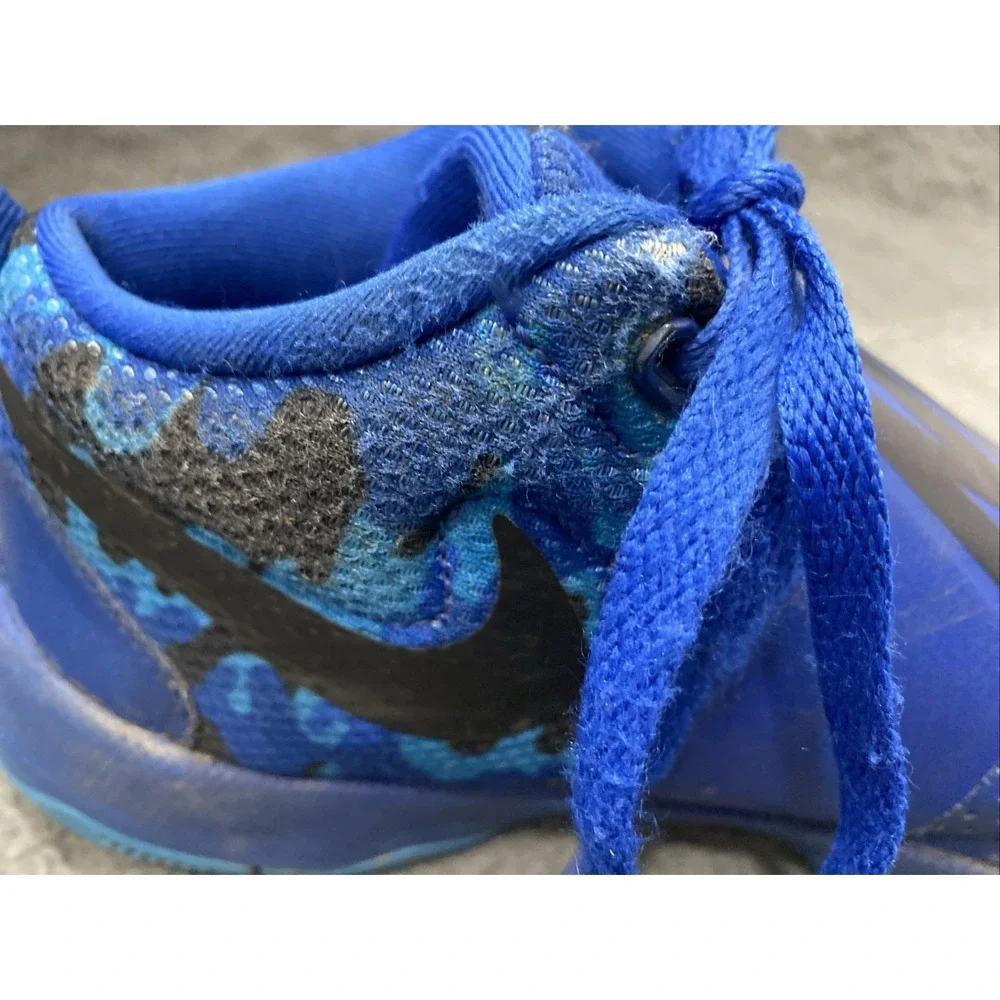 Nike Team Hustle D 8 Royal Blue Black Basketball Shoes Youth Size 6.5